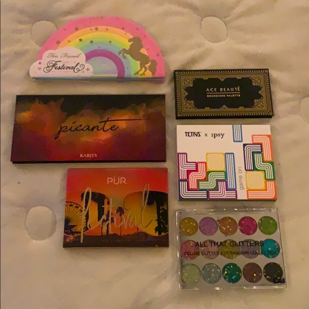 Eyeshadow palettes